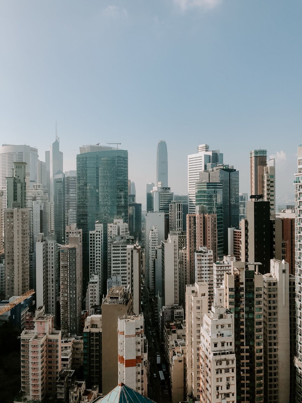 香港日间楼宇群 — Hong Kong high-rises by day